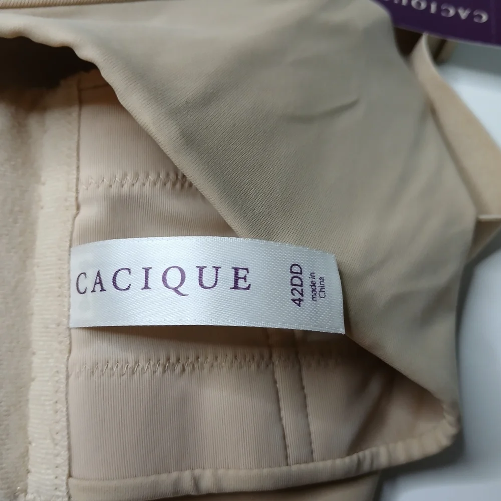Cacique Women's Cream Smooth Contour Bra‎